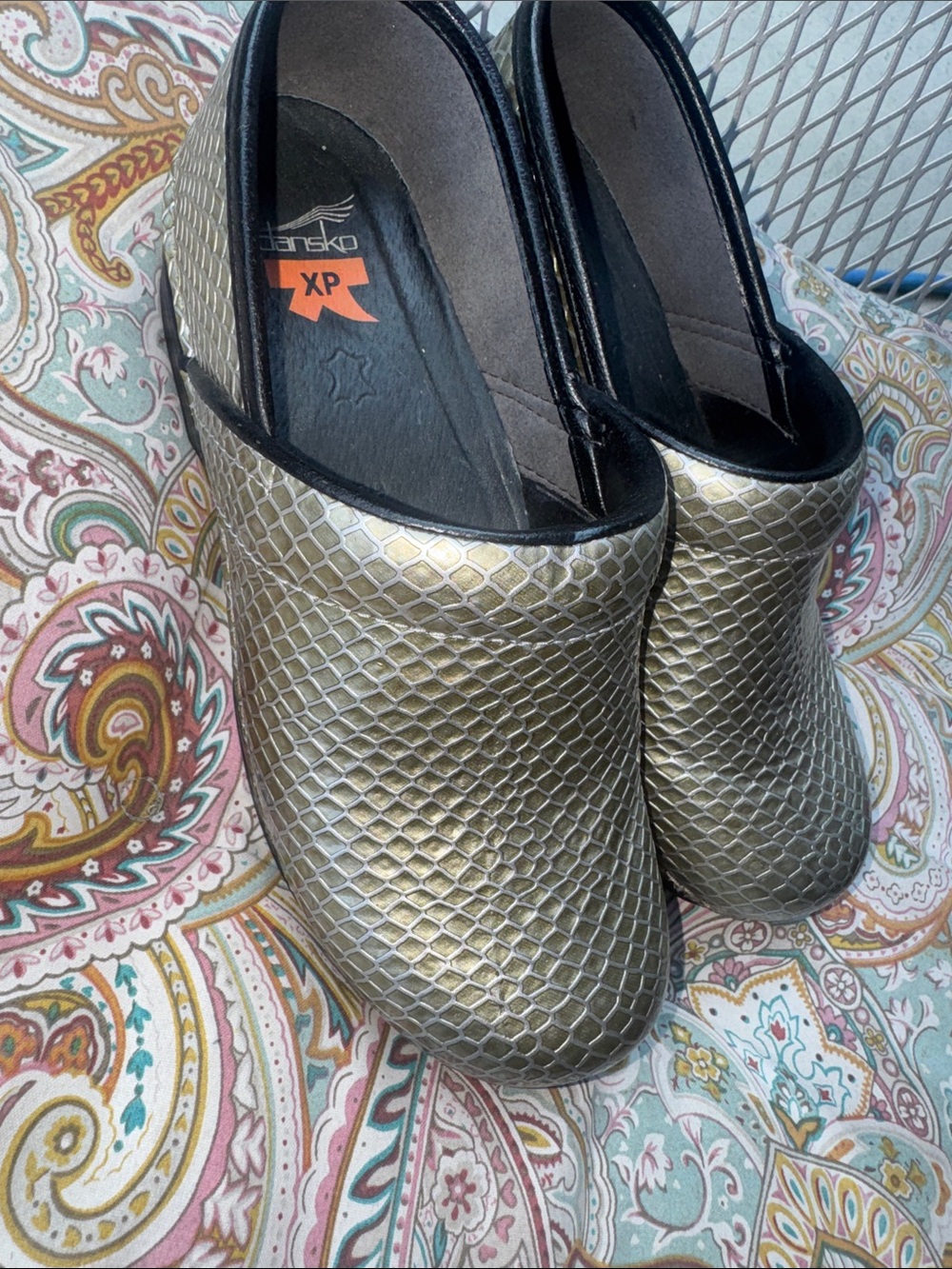 Dansko Pro XP Clogs Size 39 US 8.5 9 Gold Pewter Metallic Snakeskin Nursing Work